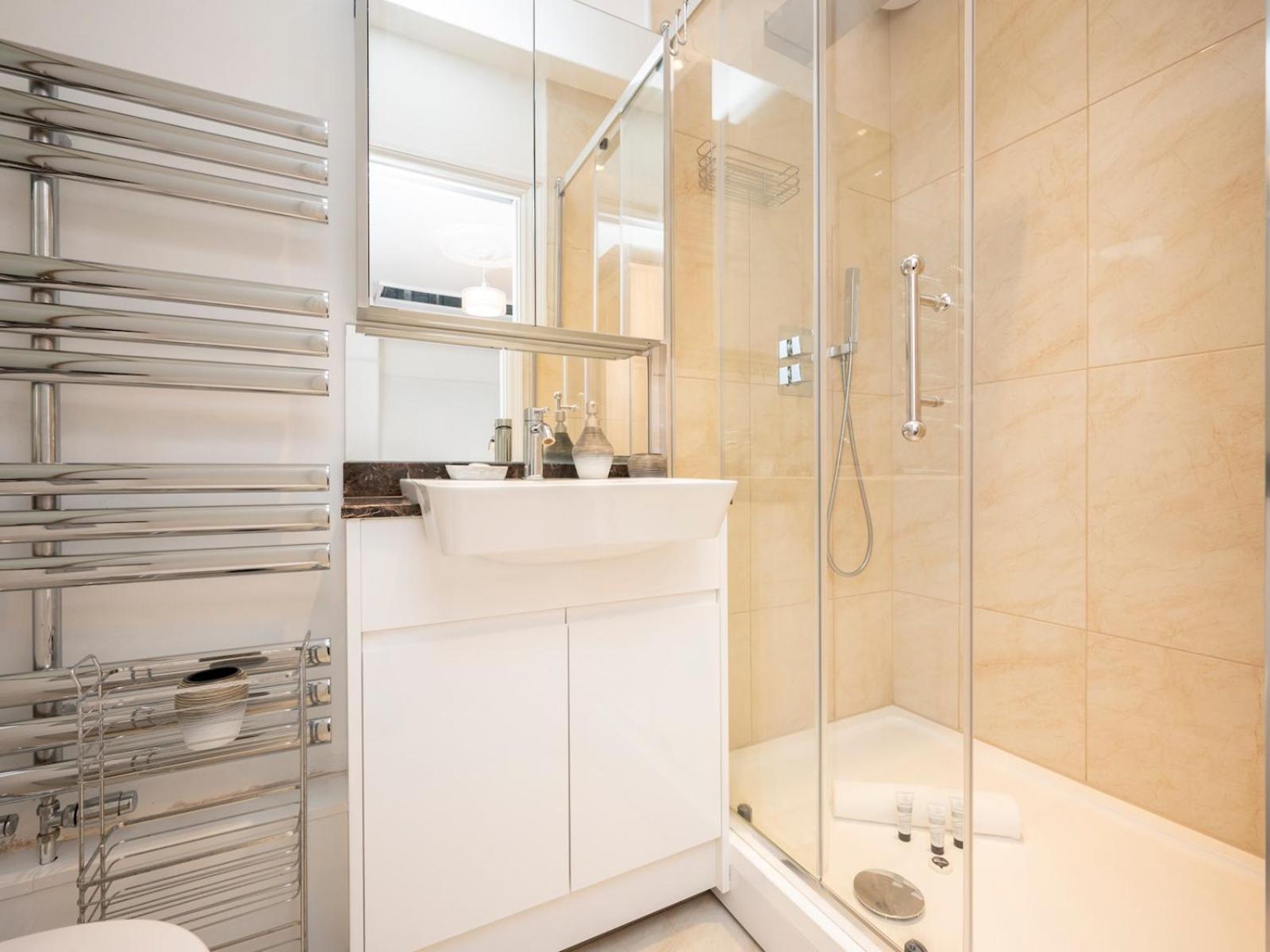 3-bed Flat Ensuite Near Farringdon Barbican Pass The Keys Appartement Londen