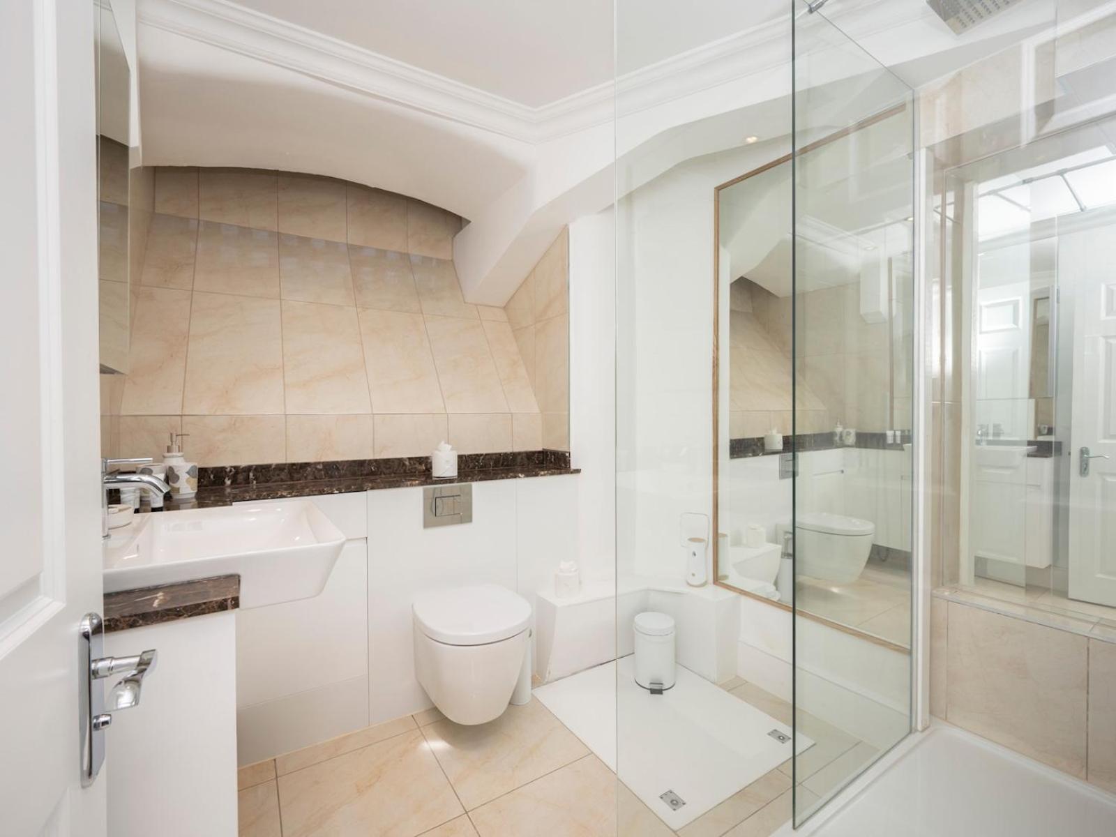 Appartement 3-bed Flat Ensuite Near Farringdon Barbican Pass The Keys Londen